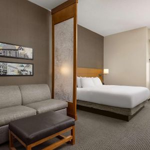 Upper Floors King Room